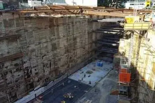 100ft cut (33m), 2nd & Hope, Los Angeles, CA