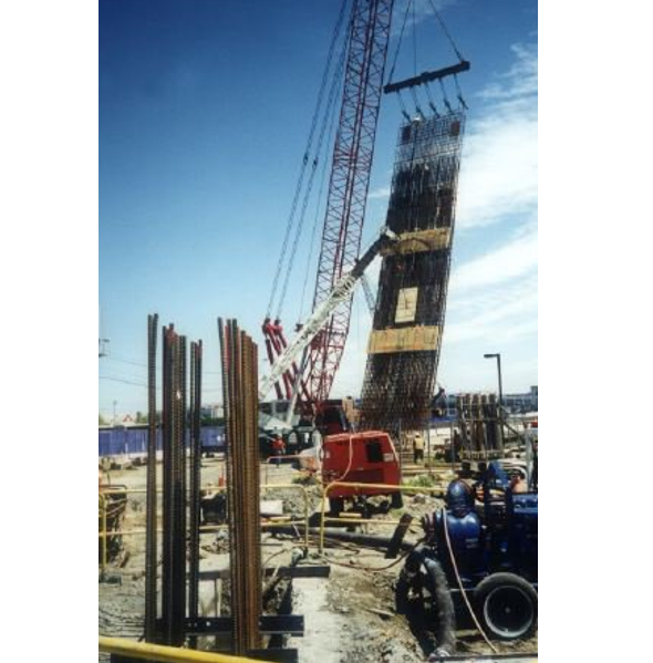 Reinforcement cage lifting for diaphragm wall construction