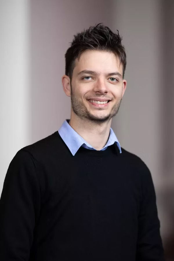xprofilepic_nl_png__600x900_q85_crop_subsampling-2_upscale_png_pagespeed_ic_sV-nIgWgt0_web